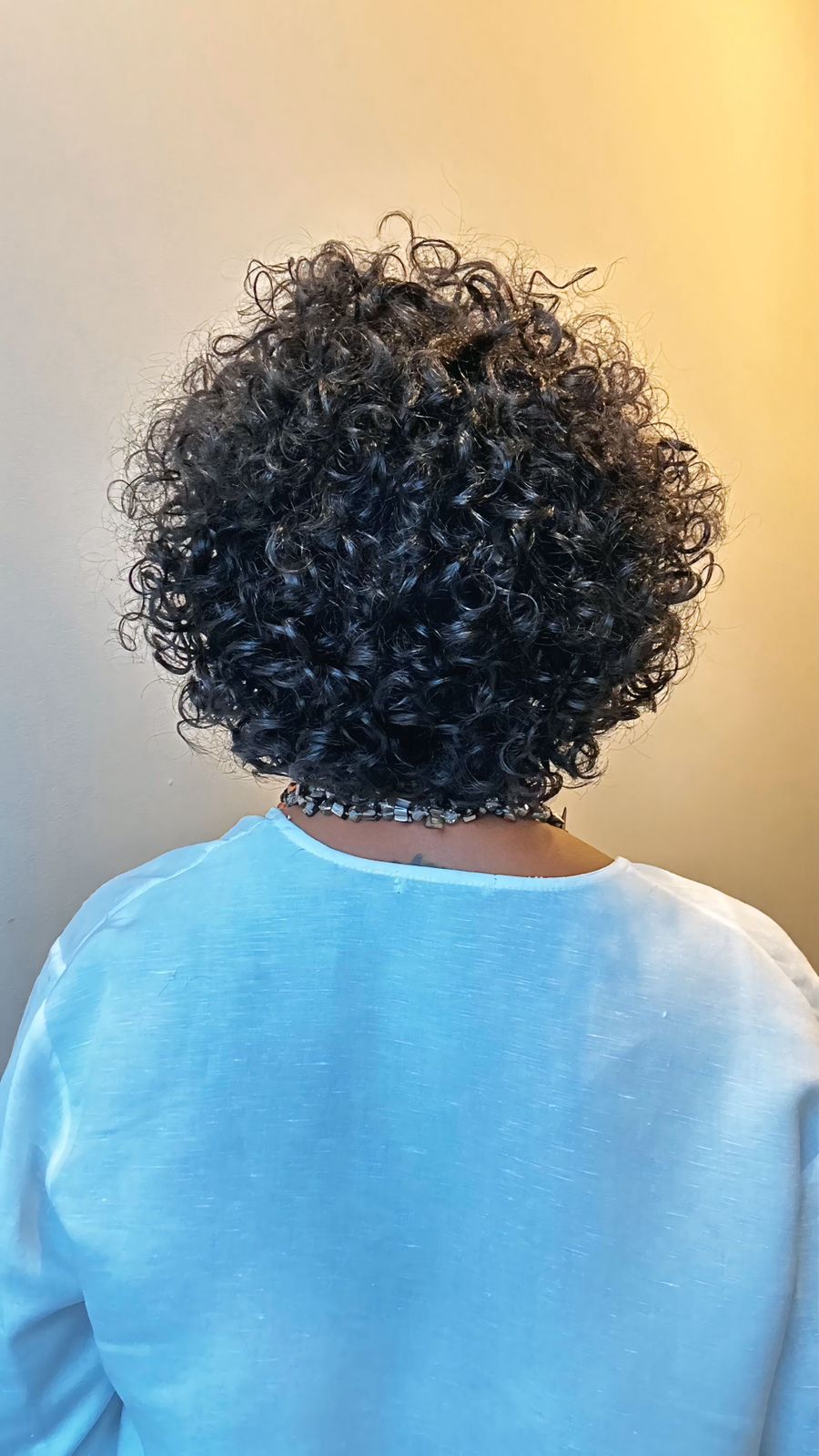 Wig humana Annie - castanho escuro natural