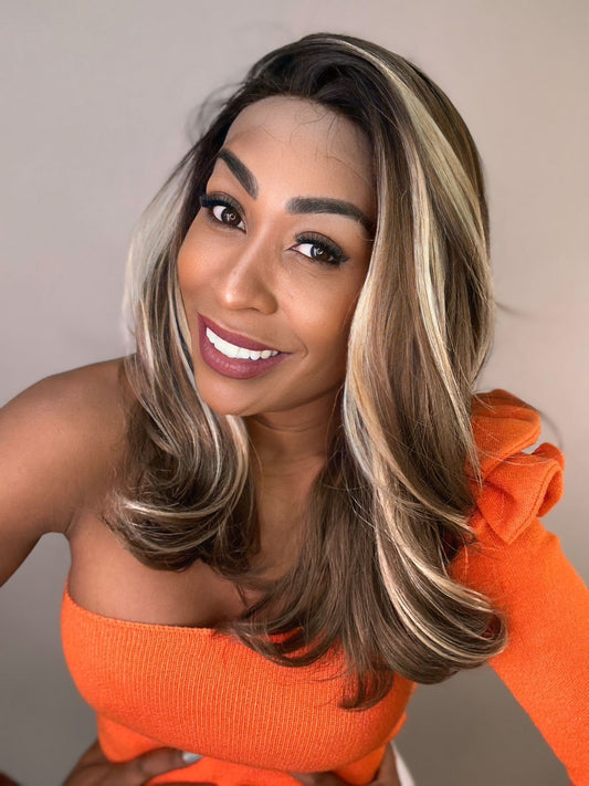 Lace Front Premium Mariana - loiro escuro com ponta de luz #TTOL4/30S/26J